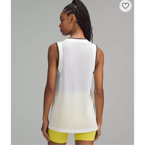 Lululemon V-Neck Mesh Tennis Tank Top size 6 - Picture 2 of 5